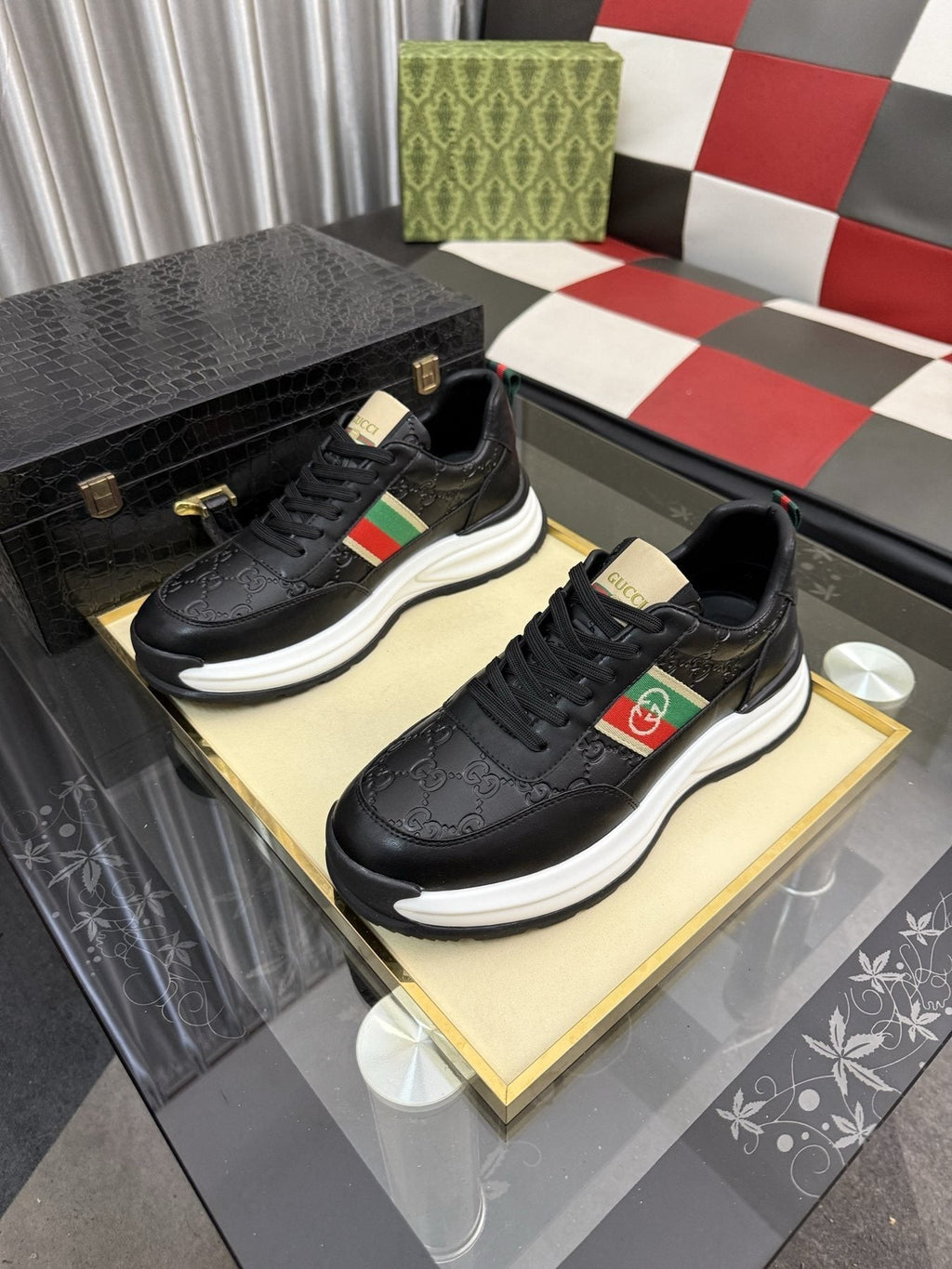 Gucci Men's Green and Red Stripe Low-Top Sneakers